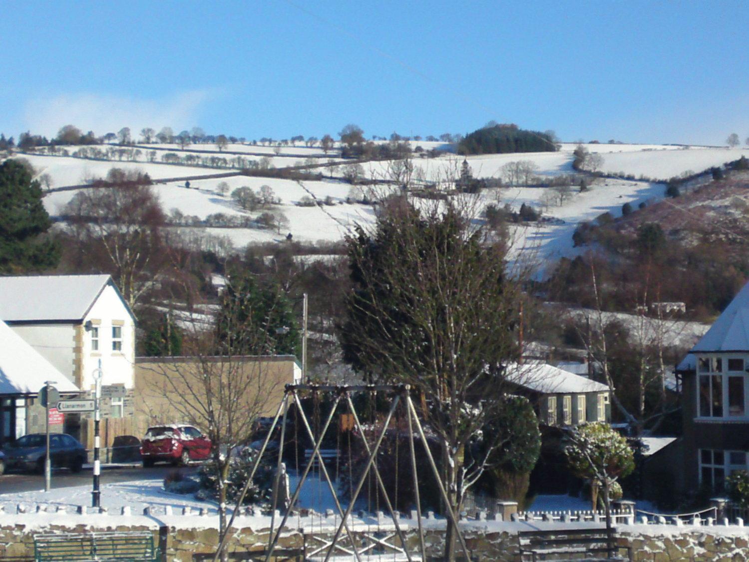 Oyo Glyn Valley Hotel Llansantffraid Llansantffraid Glyn Ceiriog Esterno foto